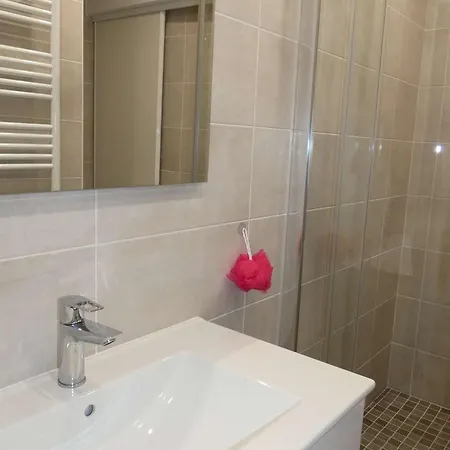 Διαμέρισμα Pres De La Avec Piscine Et Parking - Fr-1-328-249 *